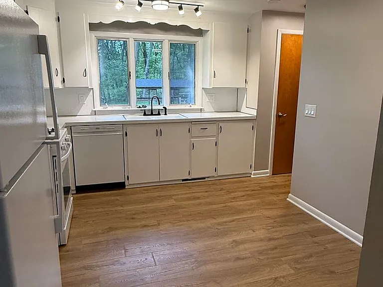 704 Rumson Rd — Photo 11