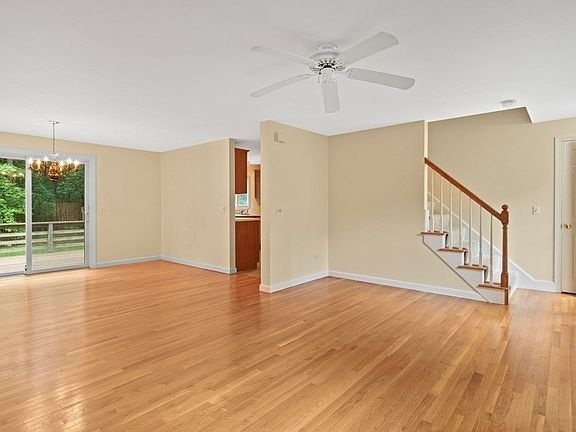 2nd image of 50 Nye Rd