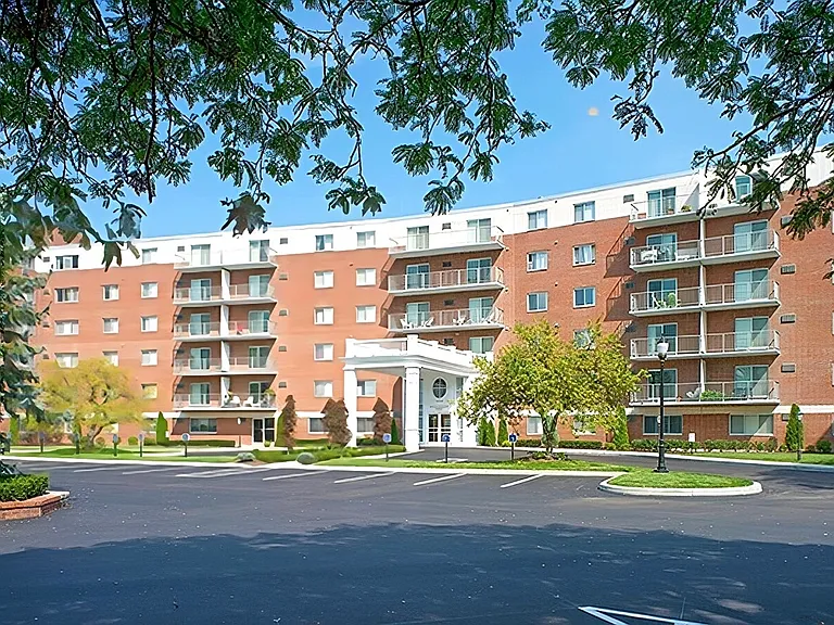 Towers of Colonie — Photo 12