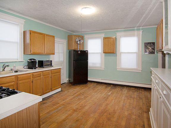 2nd image of 96 Belmont Ave