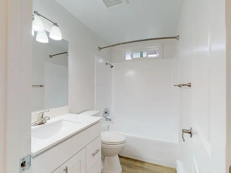 610 Elizabeth St — Photo 9