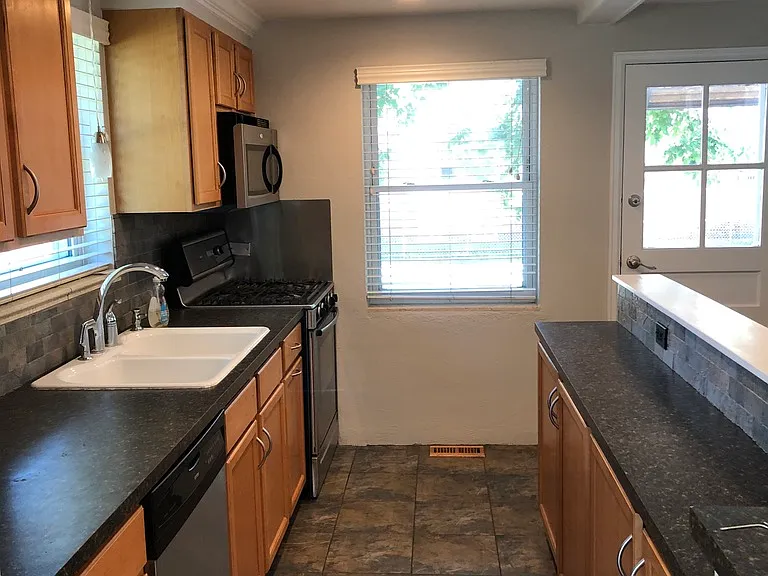 595 S High St — Photo 5