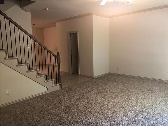 3rd image of 2389 Homewood Ln