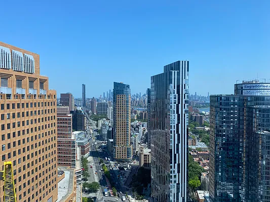 Rented by The Ariel Group Realty Corp | media 5
