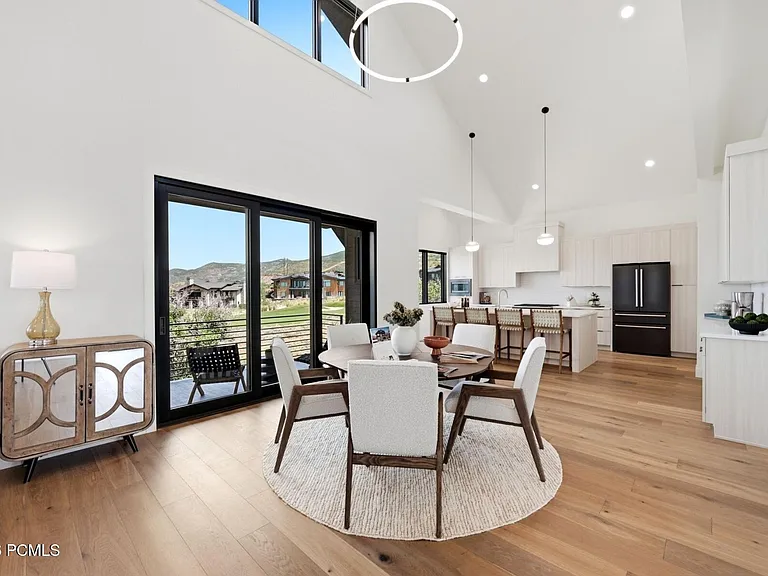 1285 E Lasso Trl — Photo 8