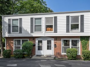 903 Waukegan Rd UNIT B, Deerfield, IL 60015