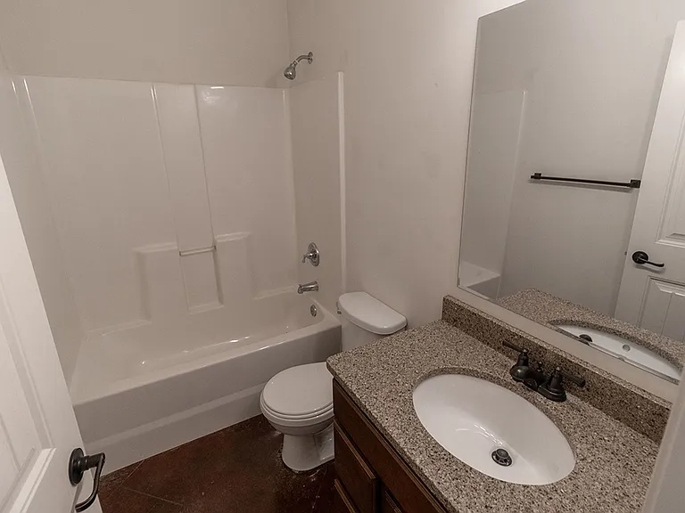 1413 Paris Rd — Photo 14