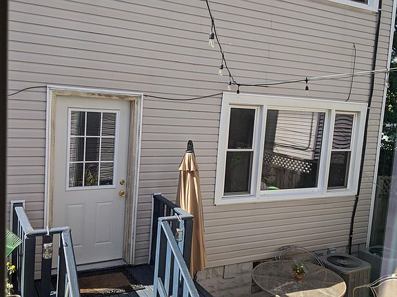 3rd image of 3027 W Fullerton Ave