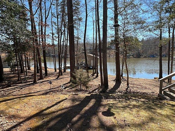 5th image of 94 Brookstone Dr