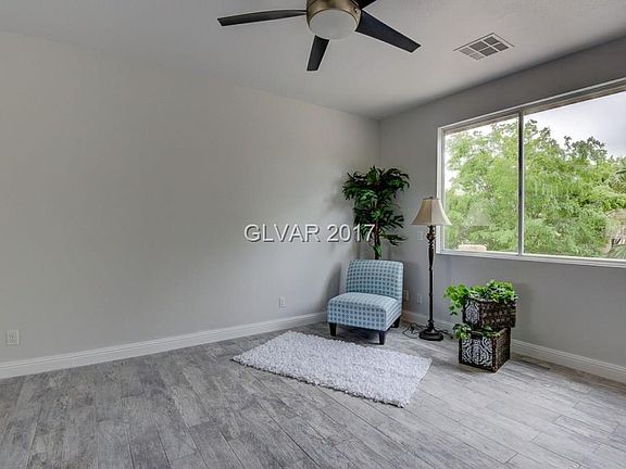 4th image of 981 Scarlet Haze Ave