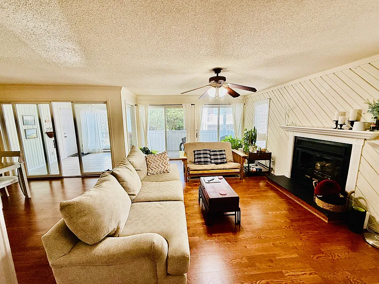 2328 Croix Dr — Photo 14