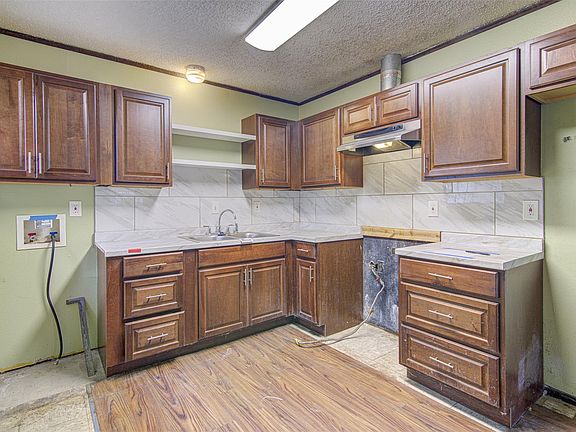 3rd image of 6006 Palm Cir