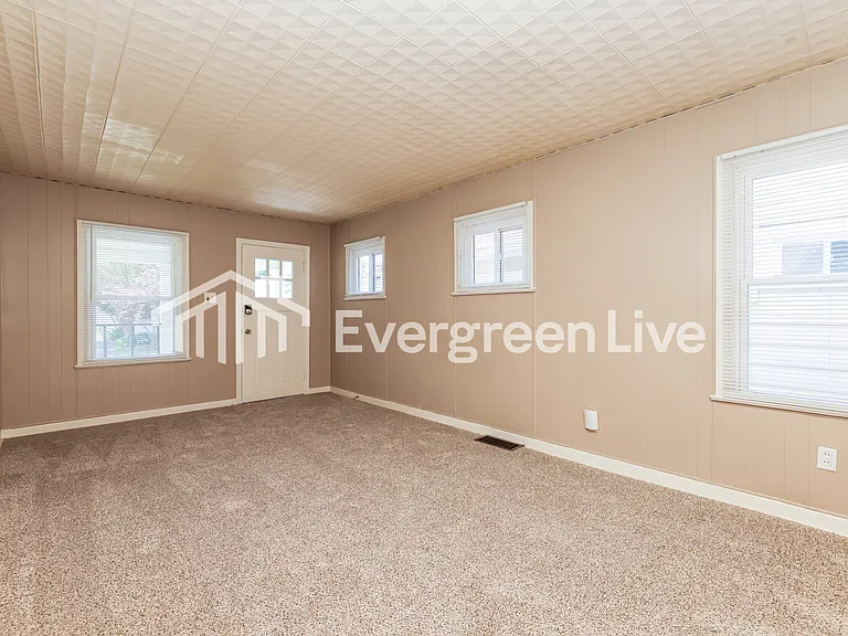 4109 Farnham Ave — Photo 4
