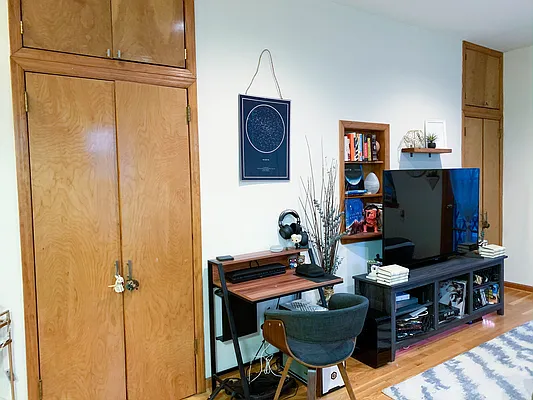 Rented by Francine Realty | media 6