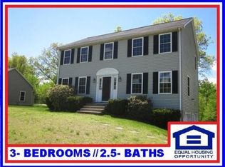 9 Colonial Dr, Clinton, MA 01510