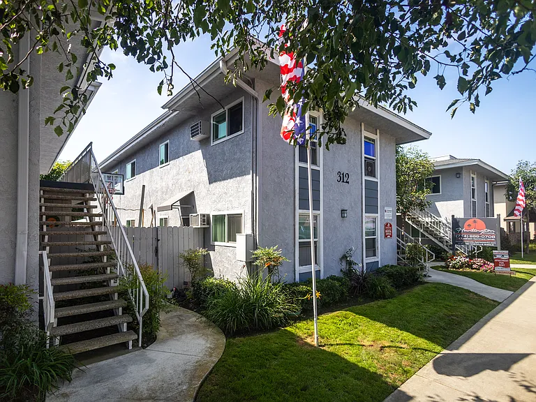 Huntington Knolls Apartment Home — Photo 13