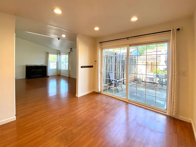 3904 Taubeh Ct — Photo 13