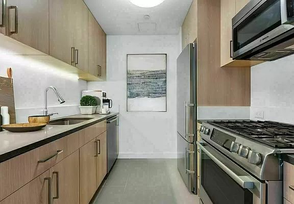 5th image of 180 E 95th St #18G