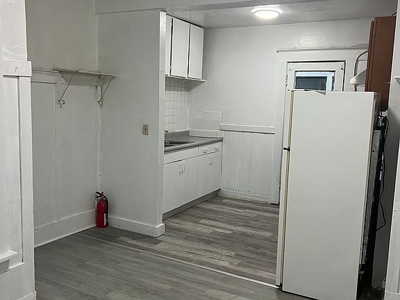 3rd image of 723 Madison St #723