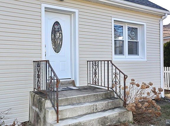 2nd image of 23-16 Rosalie St #1X