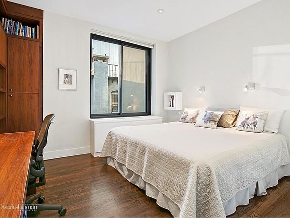 5th image of 8 Jay St #6C