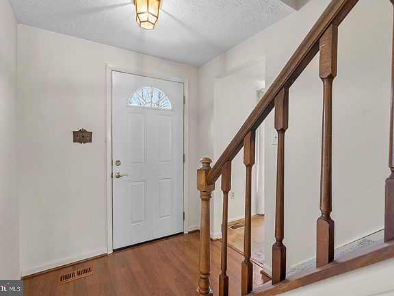 4th image of 8745 Cardinal Forest Cir