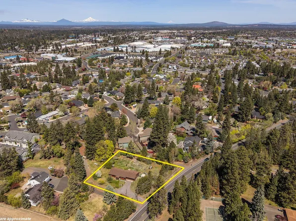 2323 NE 8th St, Bend, OR 97701