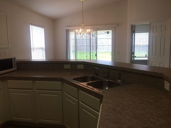 5th image of 1545 Galvin Ave