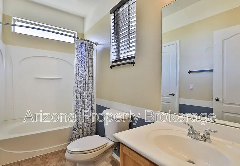 875 S Porter St — Photo 17