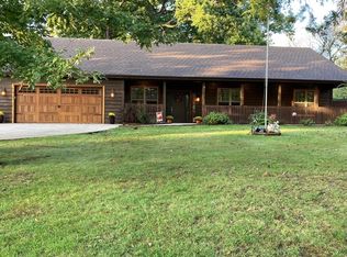 14990 W Ricketts Rd, Hallsville, MO 65255