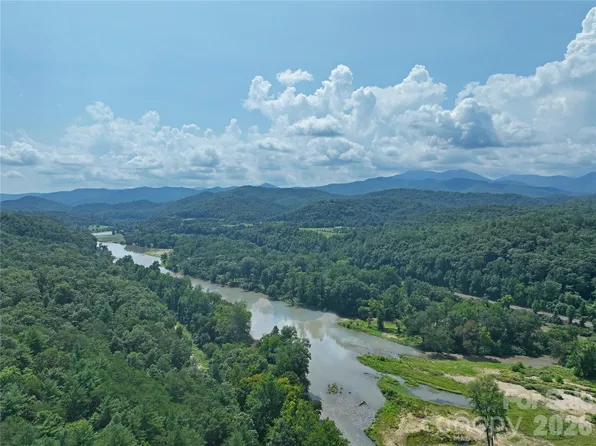 6080 River Rd, Hot Springs, NC 28743
