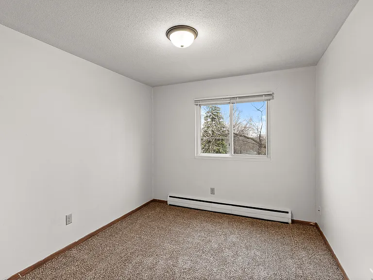 647 37th Ave NE #301 — Photo 6