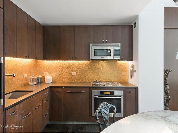 4th image of 40 Broad St APT 11B