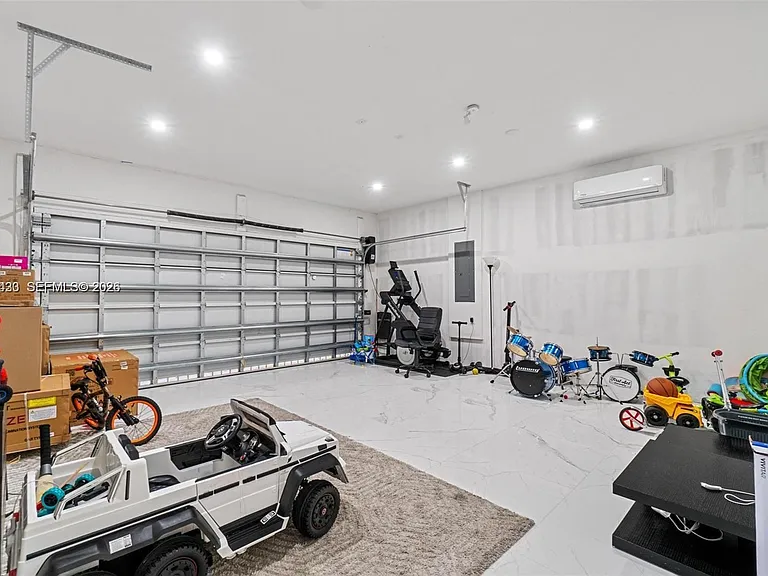 13305 SW 190th Ter — Photo 43