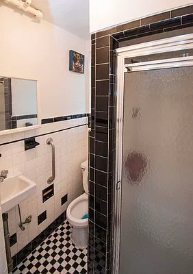 Rented by RealTegrity NY LLC | media 12