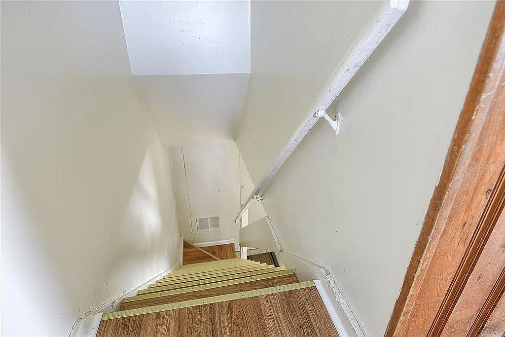 521 E Saint Patrick St — Photo 4