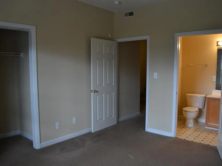 227 Appleby Dr — Photo 11