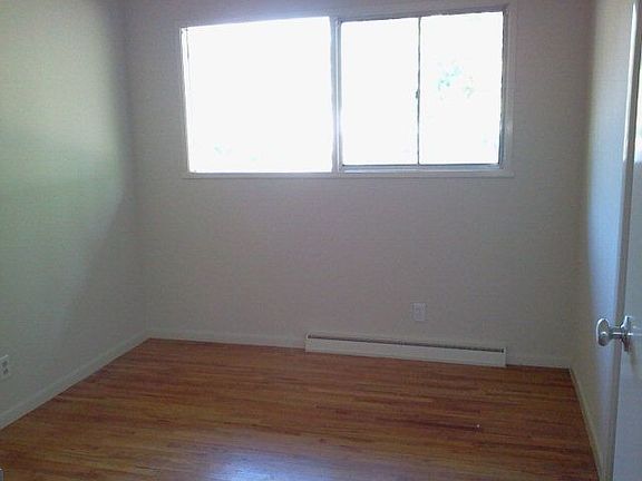 4th image of 347 Marshall St