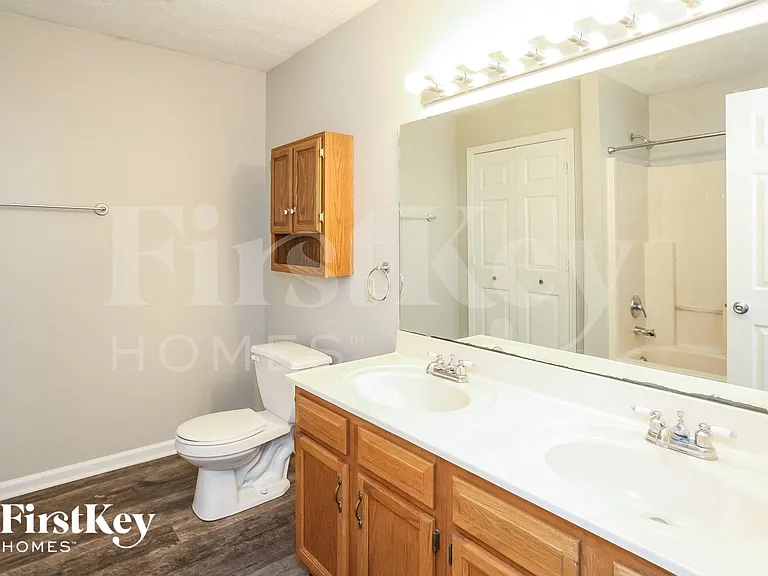 221 Westridge Blvd — Photo 10