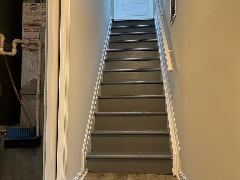 48 Spring Ln — Photo 33