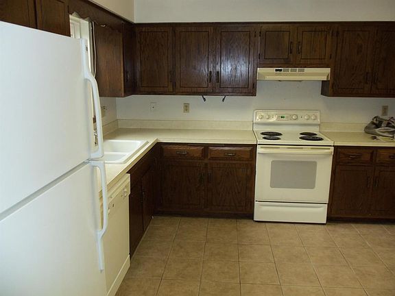 5th image of 360 Twilight Dr APT 1