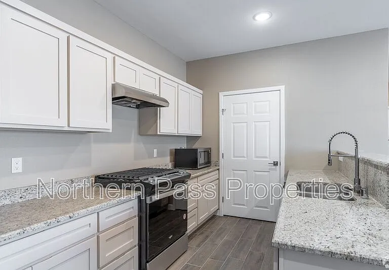 9779 McCombs St E #4 — Photo 4