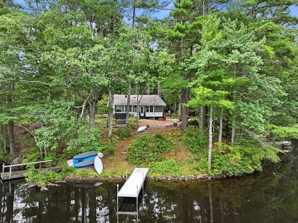 99 Lakeshore Dr, Spencer, MA 01562