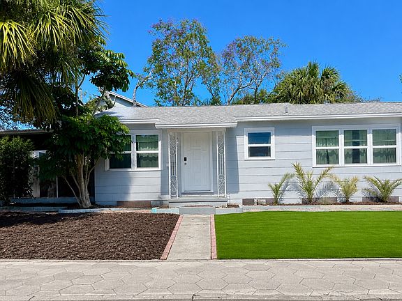 2nd image of 176 17th Ave SE #1705