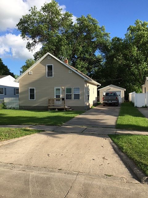1st image of 923 13th Ave S