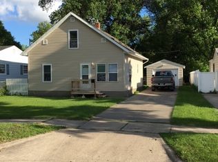 923 13th Ave S, Grand Forks, ND 58201