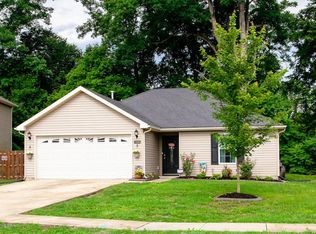 7124 Blue Stream Ct, Louisville, KY 40258