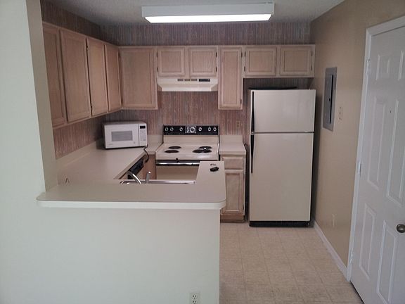 4th image of 4036 Crockers Lake Blvd #15