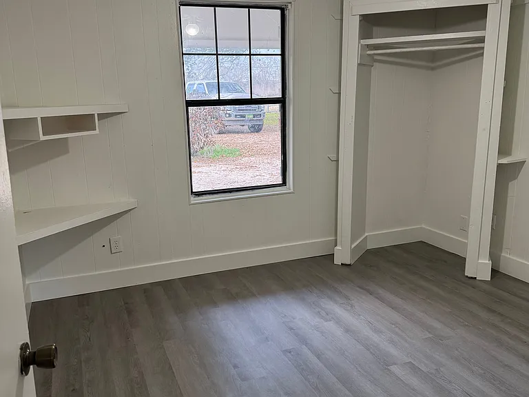 258 Harmon Ln — Photo 2