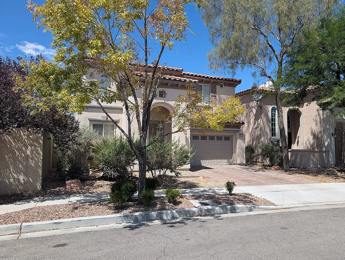 4 bed, 2.5 bath, 1840 sqft, $2,400 — Photo 4